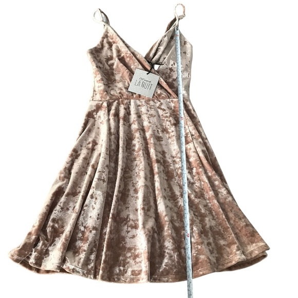 ✨Sold✨Revamped Crushed Velvet Fit & Flare Mini Dress  Extra Small New With Tag - Picture 4 of 12